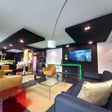 Loft Vip Apartment เลียจ ภายนอก รูปภาพ