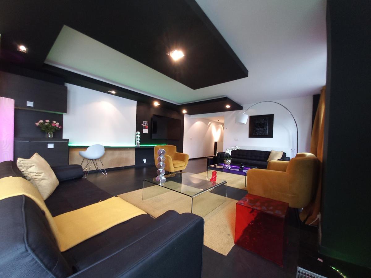 Loft Vip Apartment เลียจ ภายนอก รูปภาพ