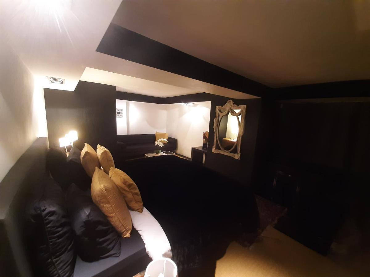 Loft Vip Apartment เลียจ ภายนอก รูปภาพ